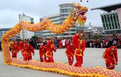 深圳舞狮队热烈祝贺深圳市瑞辉钟表有限公司开工大吉